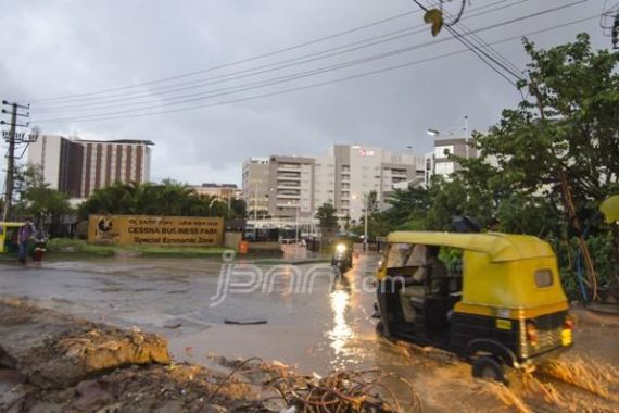 MRT Jadi Andalan, tapi Kekumuhan Ada di Mana-Mana - JPNN.COM