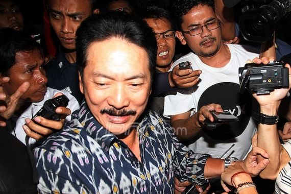 Diperiksa untuk Rusli, Rully jadi Irit Bicara - JPNN.COM