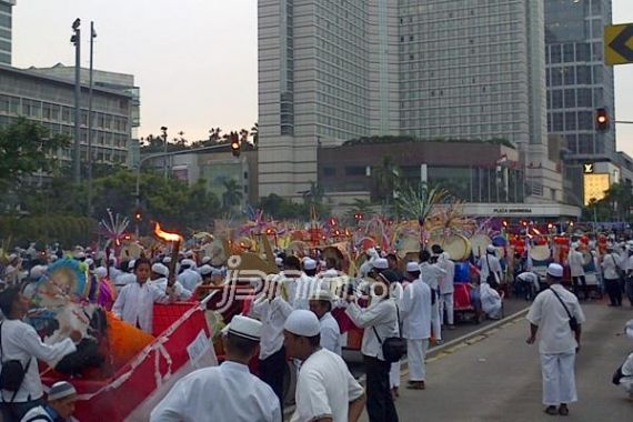 Peserta Cuekin Larangan Pukul Bedug sebelum Jokowi - JPNN.COM