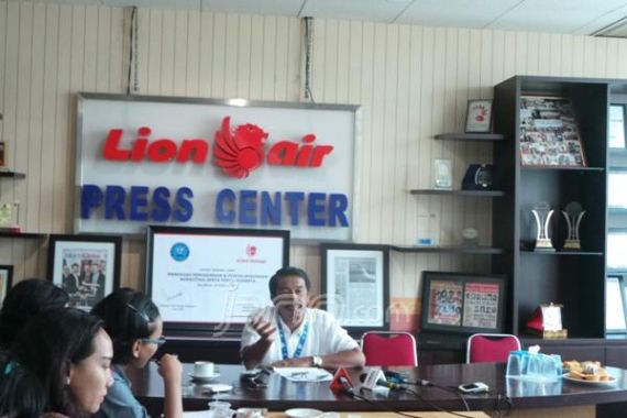 Jadwal Kacau Karena Lion Air Kekurangan Ban Cadangan - JPNN.COM