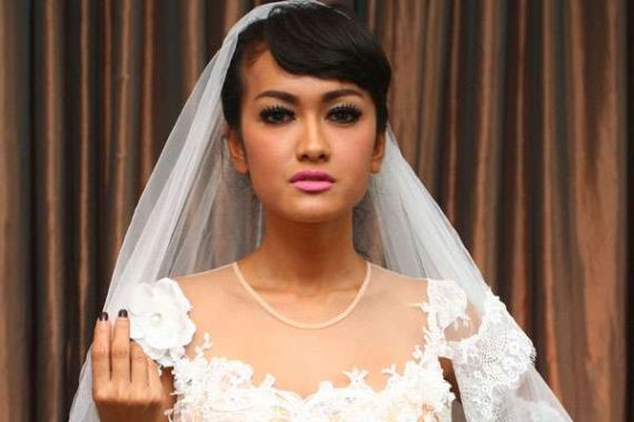 Foto Pra-Wedding, Jupe Tampil Bak Putri Duyung - JPNN.COM