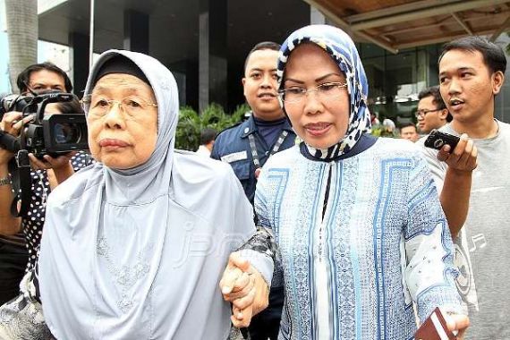 Kunjungi Wawan, Ratu Tatu Tak Bahas Masalah Hukum - JPNN.COM