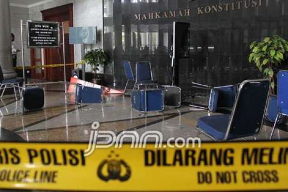 Ruang Sidang MK Di-Police Line - JPNN.COM