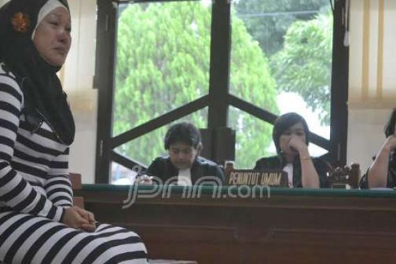 Ibu RT Cabul Divonis 8 Tahun dan Denda Rp 60 Juta - JPNN.COM