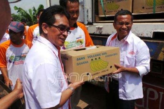 Disaksikan Dahlan, PTPN VIII Ekspor Perdana Buah Pisang - JPNN.COM