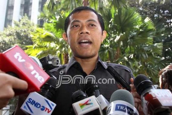 Loyalis Anas Desak KPK Usut Penyidiknya yang Punya Vila - JPNN.COM