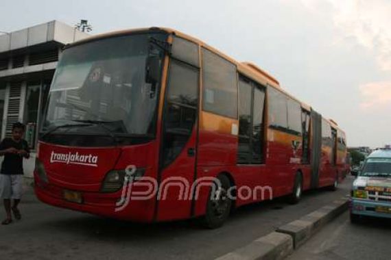 30 Bus Baru Transjakarta Tiba - JPNN.COM