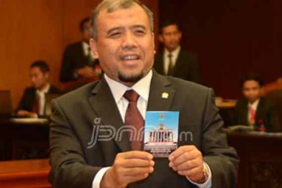 DPR Sarankan Patrialis Nonaktif Sementara - JPNN.COM