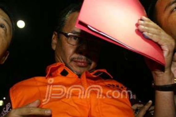 Pengamat Minta Hambit Tidak Dilantik - JPNN.COM