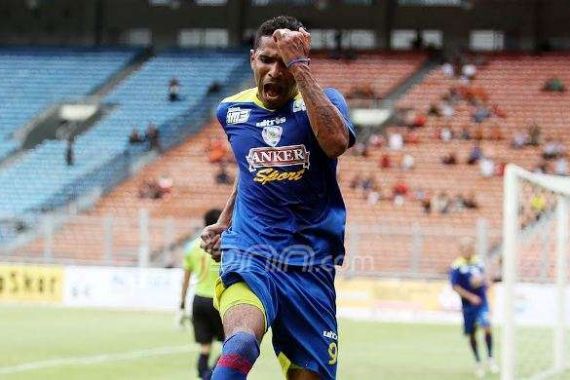 Babak I, Arema Gasak Polisi Malaysia 2-0 - JPNN.COM