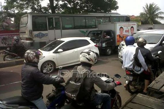 Lagi, Bus Transjakarta Rusak di Jembatan Manggarai - JPNN.COM