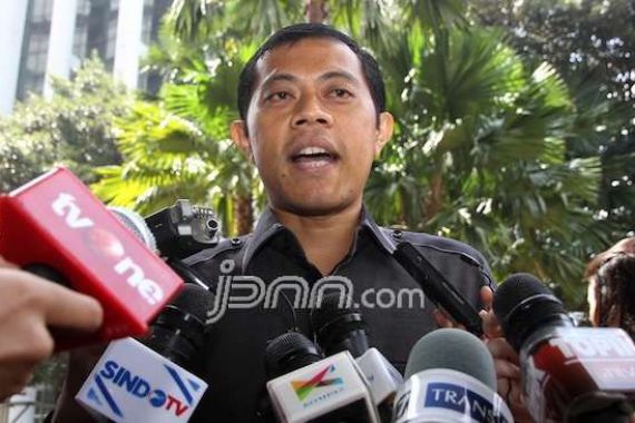 Ingin Temani Anas, Loyalis Minta Ditahan KPK - JPNN.COM