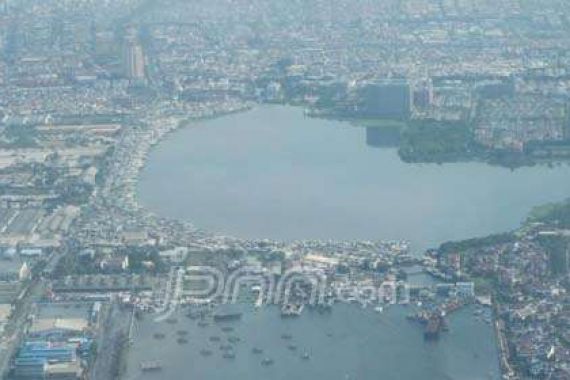 Waduk Pluit Siaga I - JPNN.COM