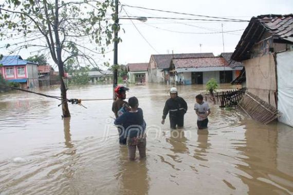 Korban Banjir Pantura Tak Dapat Bantuan - JPNN.COM