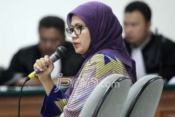 Suap Akil, Chairun Nisa Dapat Jatah Naik Haji - JPNN.COM