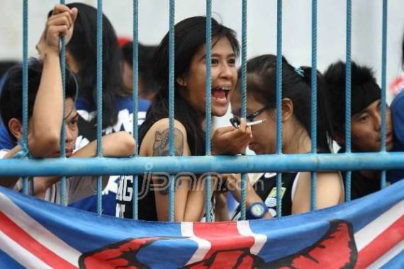 Bentrok Persib vs Arema Setelah ISL Bergulir - JPNN.COM