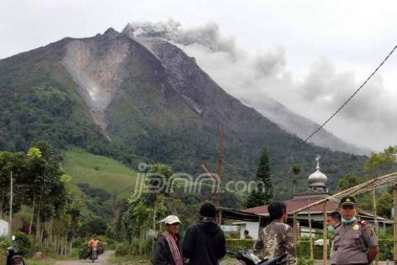 14 Korban Tewas, Evakuasi Dilanjutkan Minggu - JPNN.COM