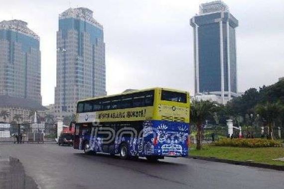 Dari Monas Keliling Jakarta dengan Bus Tingkat - JPNN.COM