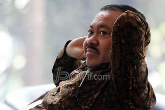 Diperiksa KPK, Sepupu SBY Irit Bicara - JPNN.COM