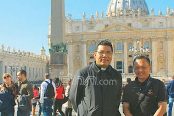 Markus Solo Kewuta SVD, Pastor Indonesia yang Jadi Pejabat di Vatikan - JPNN.COM