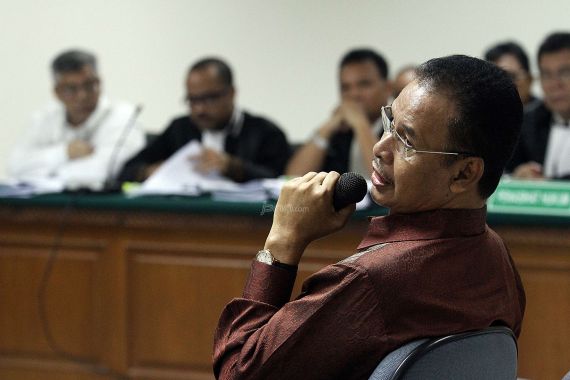 Dalam Sidang, Akil dan Hambit Bertengkar - JPNN.COM