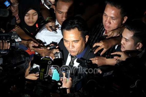 Yusril Tertawakan Putusan MK - JPNN.COM