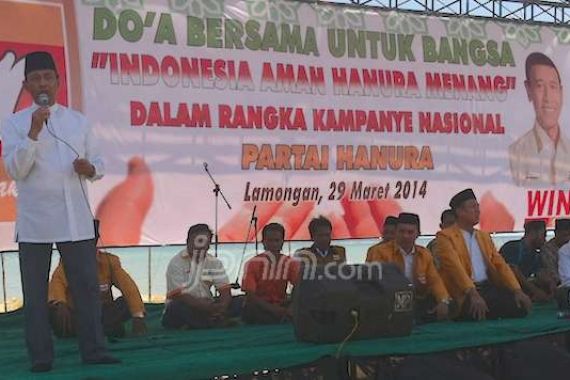 Kampanye di Lamongan, Wiranto Pilih Lesehan dan Pengajian - JPNN.COM
