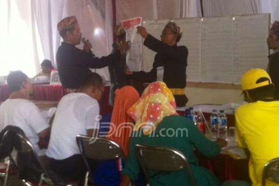 Suara Hanura Awali Penghitungan Suara di TPS Megawati - JPNN.COM