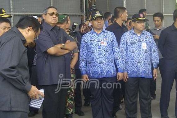 15 Menit di Pasar Senen, SBY Langsung Pulang - JPNN.COM
