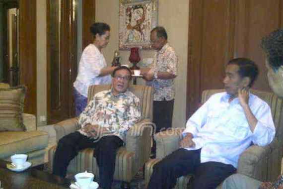 Didatangi Jokowi, Akbar Hanya Suguhkan Mie - JPNN.COM