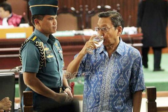 Boediono Minta Balik ke Istana Wapres saat Sidang Diskors - JPNN.COM