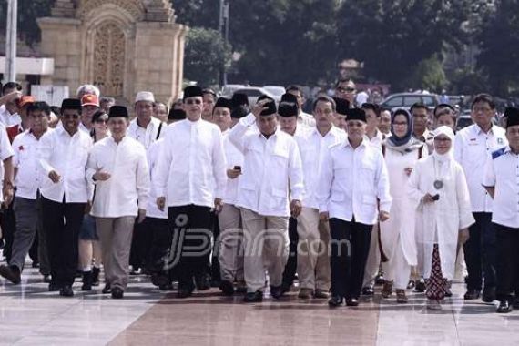 Ingin jadi Presiden, Prabowo Minta Izin ke Pahlawan - JPNN.COM