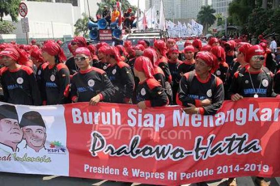 Massa Prabowo-Hatta Merangsek Dekati Gedung KPU - JPNN.COM