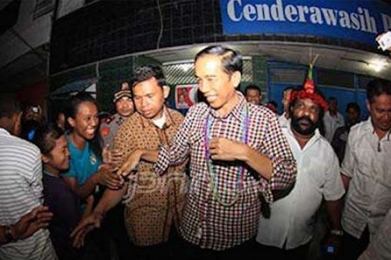 Di Papua, Jokowi Disambut Layaknya Presiden Ketujuh - JPNN.COM