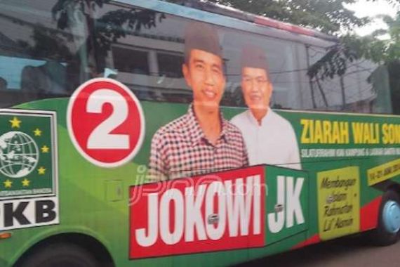 Perkuat Ikhtiar Menangkan Jokowi-JK dengan Ziarahi Makam Wali - JPNN.COM