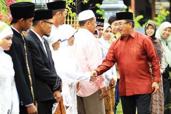 Nikah Massal di Balikpapan Diikuti Pasangan Kakek-Nenek - JPNN.COM