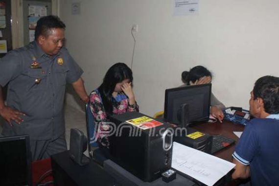 Digerebek, Puluhan Pelajar dan Mahasiswa Sedang Bugil Kocar-Kacir - JPNN.COM