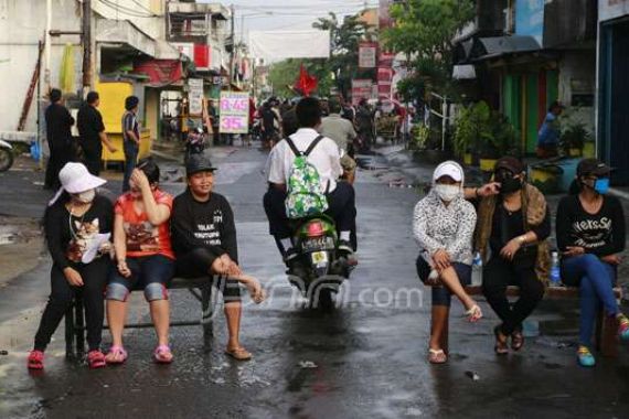 Merasakan Malam Terakhir Lokalisasi Dolly sebelum Ditutup Selamanya - JPNN.COM