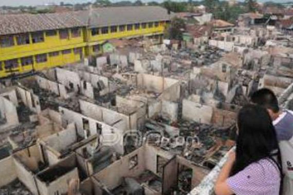 Palembang Icon Terbakar, 80 Rumah Hangus - JPNN.COM