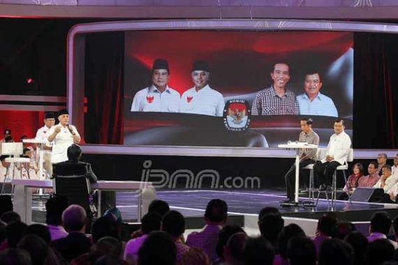 Operan Pendek Jokowi-JK Ditangkis Umpan Lambung Prabowo-Hatta - JPNN.COM