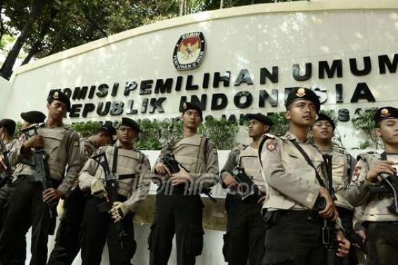 Saksi Prabowo-Hatta Belum Hadir, Pleno KPU Sempat Diskors - JPNN.COM