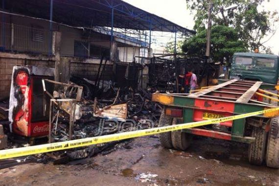 Rumah Bedeng Terbakar, Balita Tewas - JPNN.COM