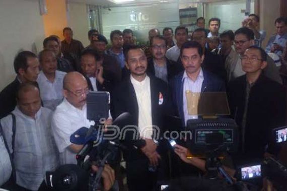 KPK-Polri Bekuk 18 Pemeras TKI di Bandara Soetta - JPNN.COM