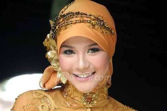 Zaskia Mecca Ngaku seperti Dituntut Fashionable - JPNN.COM