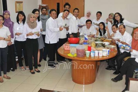 Hari Pertama Kerja, Kementerian Kompak Gelar Halal Bihalal - JPNN.COM