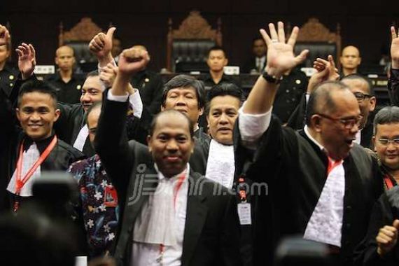 MK Tolak Gugatan Prabowo-Hatta, Kemenangan Jokowi-JK Tak Bisa Digugat Lagi - JPNN.COM
