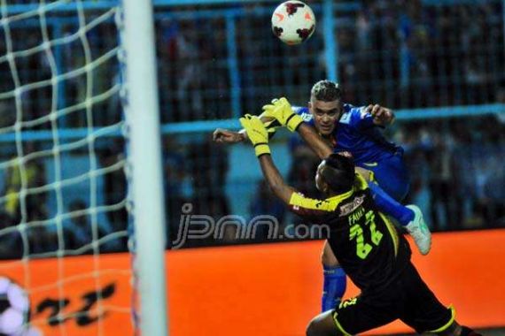 Cetak Dua Gol Lalu Kartu Merah, Ini Komentar Gonzales - JPNN.COM