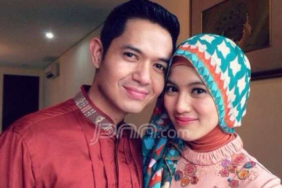 Dude-Alyssa Tetap Setia Menanti Momongan - JPNN.COM