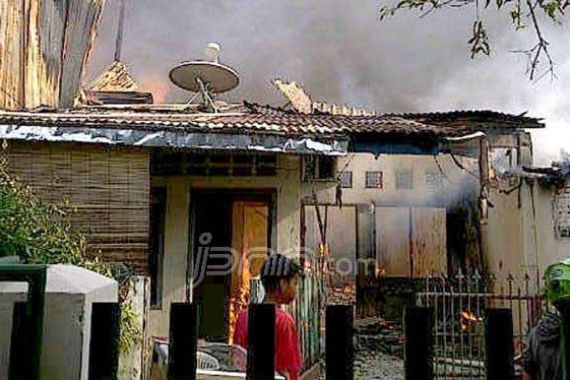 Kebakaran di Cawang, 155 KK Kehilangan Tempat Tinggal - JPNN.COM