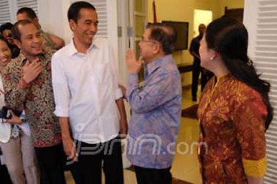Jokowi-JK Beri Penghargaan untuk Pokja Transisi dan Relawan - JPNN.COM